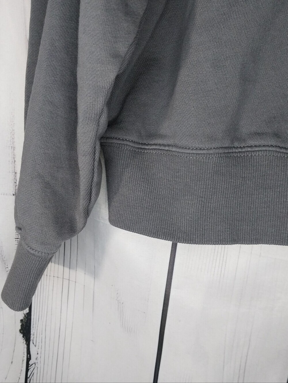 Wildfox “ I Wish It Was Saturday” Gray Broken Heart Y2K Alt Sweatshirt - Picture 4 of 7